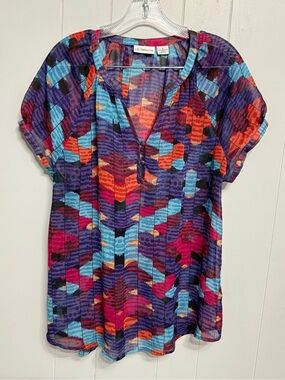 #19)  Liz Claiborne Purple Geometric Short Sleeve V-Neck Blouse